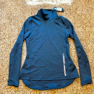 NWT UA women’s cold gear top